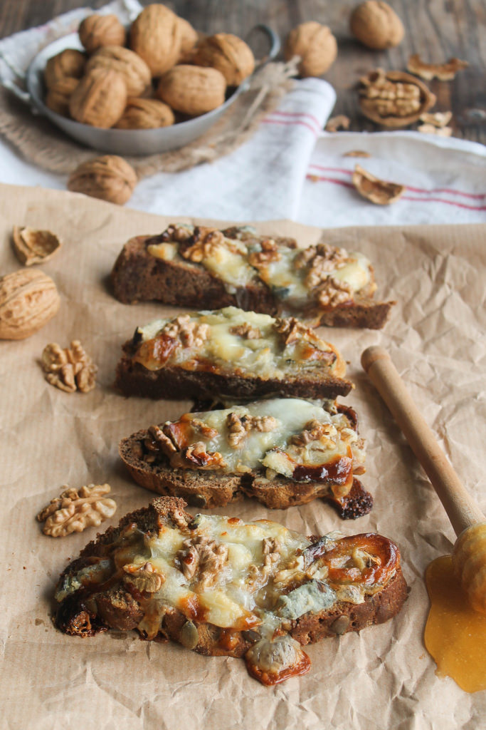 Tartines Ch Vre Miel Et Noix Aime Mange