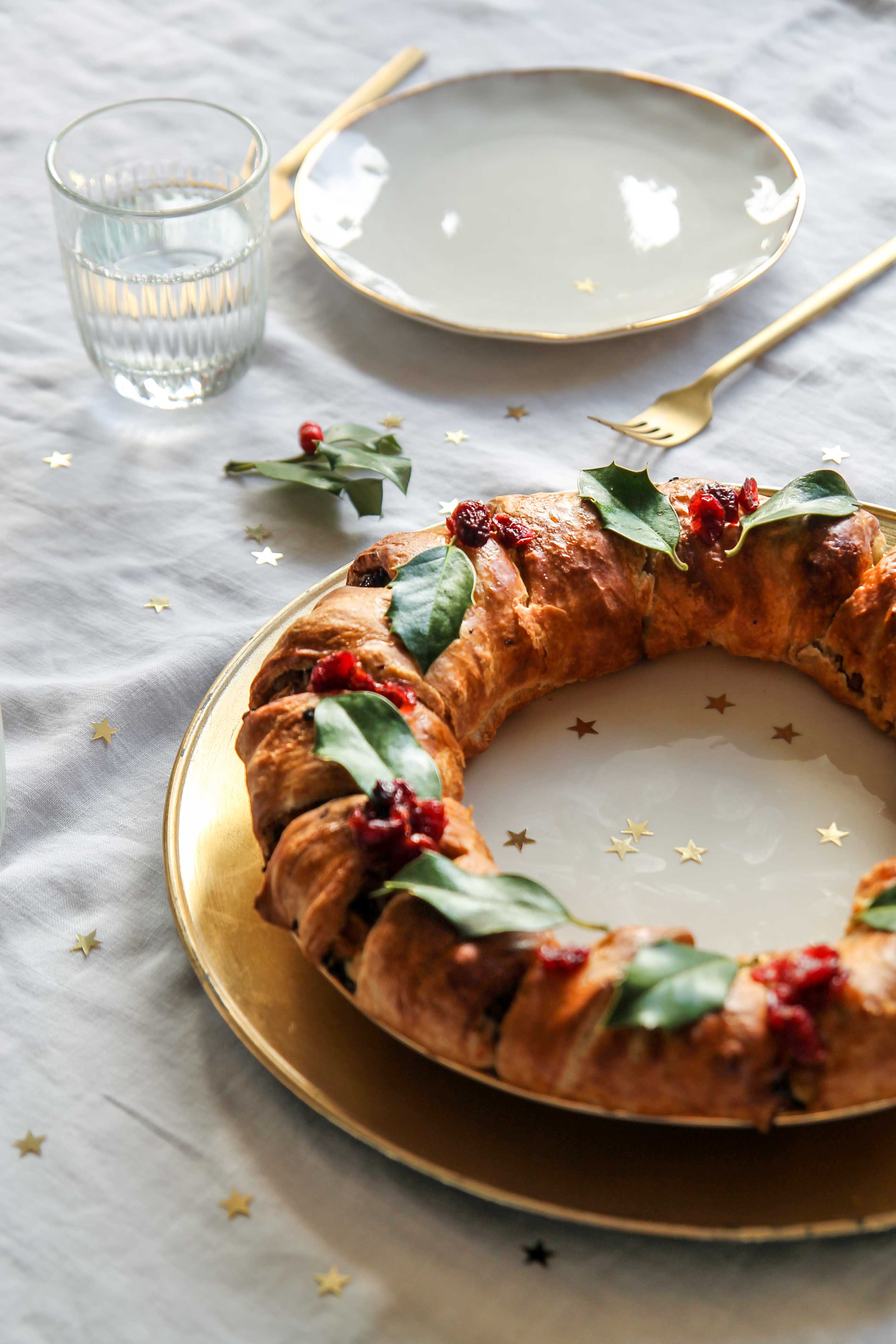 Couronne feuilletée de Noël {vegan} aime & mange