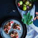Fromage vegan à tartiner et figues rôties
