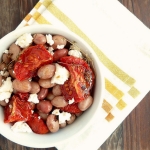 Salade de haricots borlotti, tomates confites et feta grillée