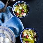 Salade de céleri branche, labné, olives et raisin